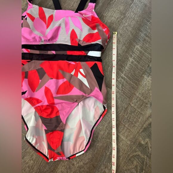 Nike Women's Jungle Floral V-Back One Piece Swimsuit- Size XL - Picture 10 of 12